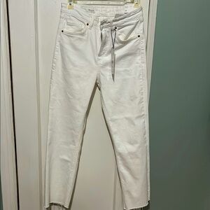 NWT Zara Women's White cropped Straight Leg Jeans size 6